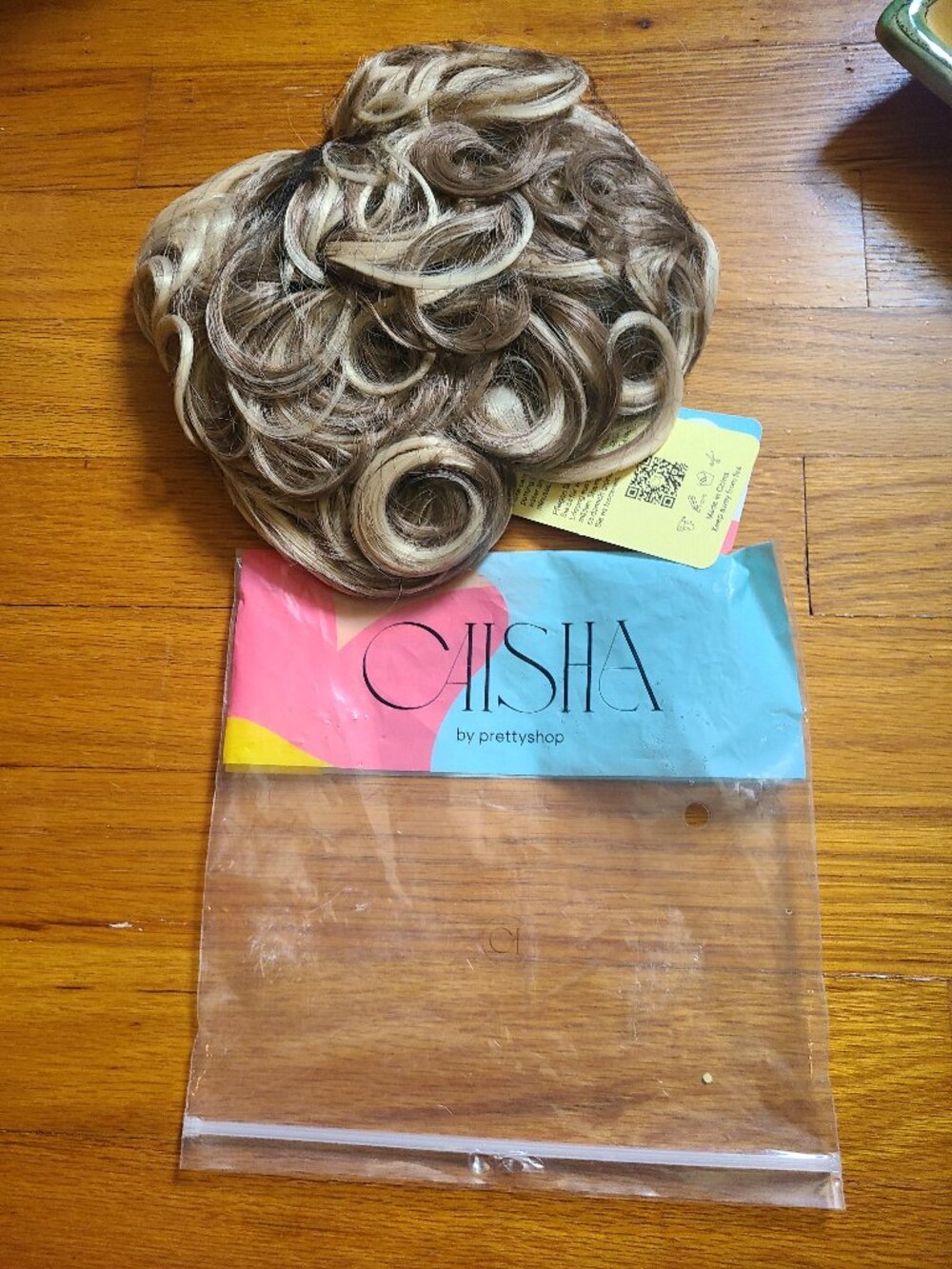 Caisha Large Messy Bun Hair Piece Wavy Curly Comb Attachment Blonde Beige NEW